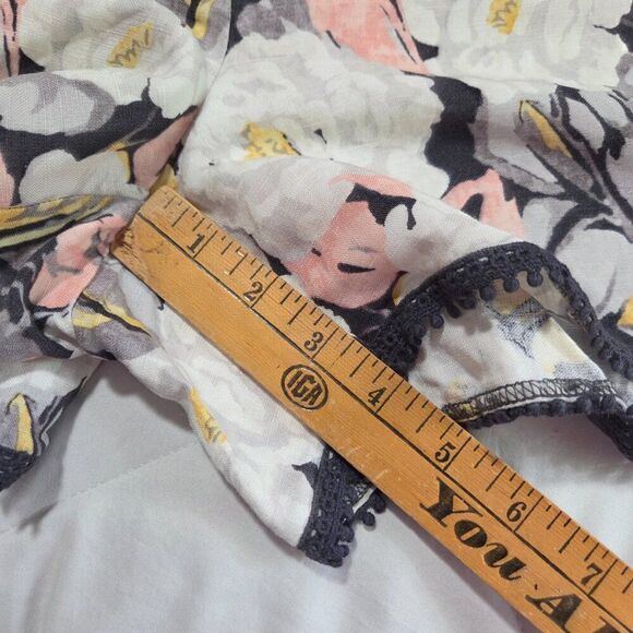 LIKE NEW LOFT FLORAL BELTED LINEN BLEND SHORTS SIZE LARGE WOMENS - Picture 15 of 16